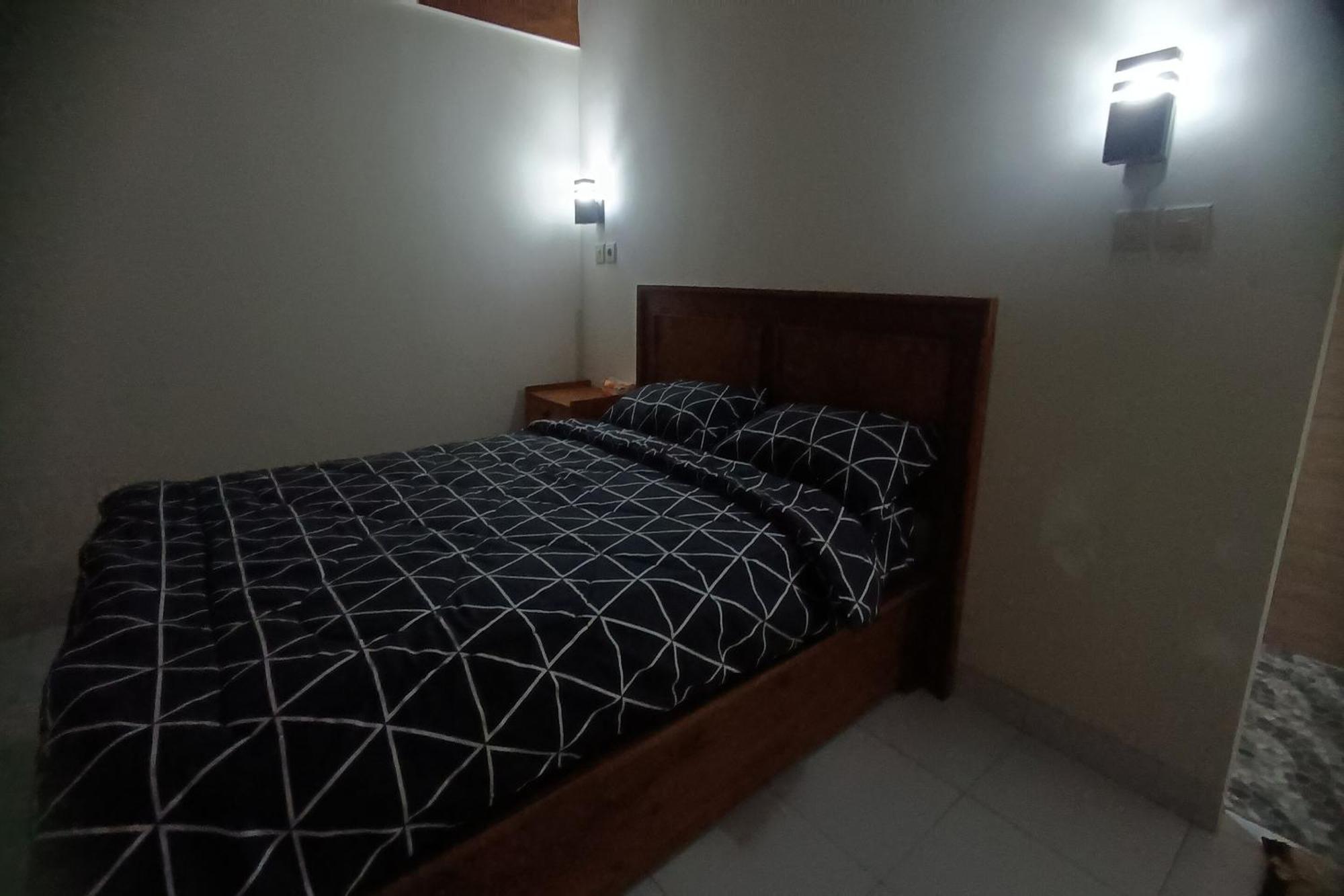 Oyo 93766 Bunga Homestay Near Taman Lembah Bonjeruk Exterior photo