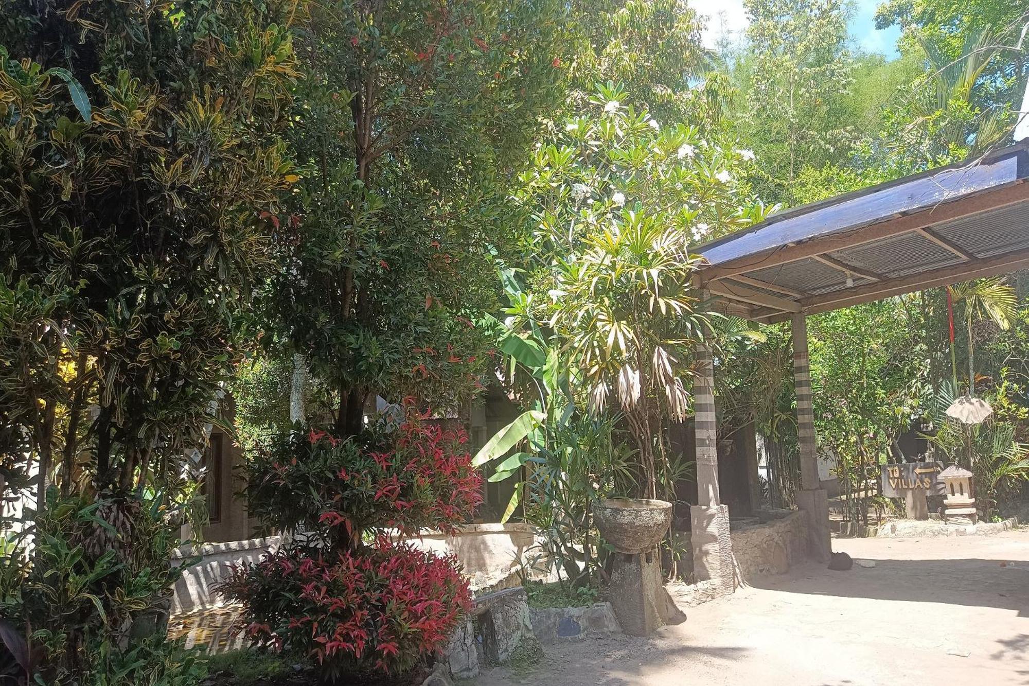 Oyo 93766 Bunga Homestay Near Taman Lembah Bonjeruk Exterior photo