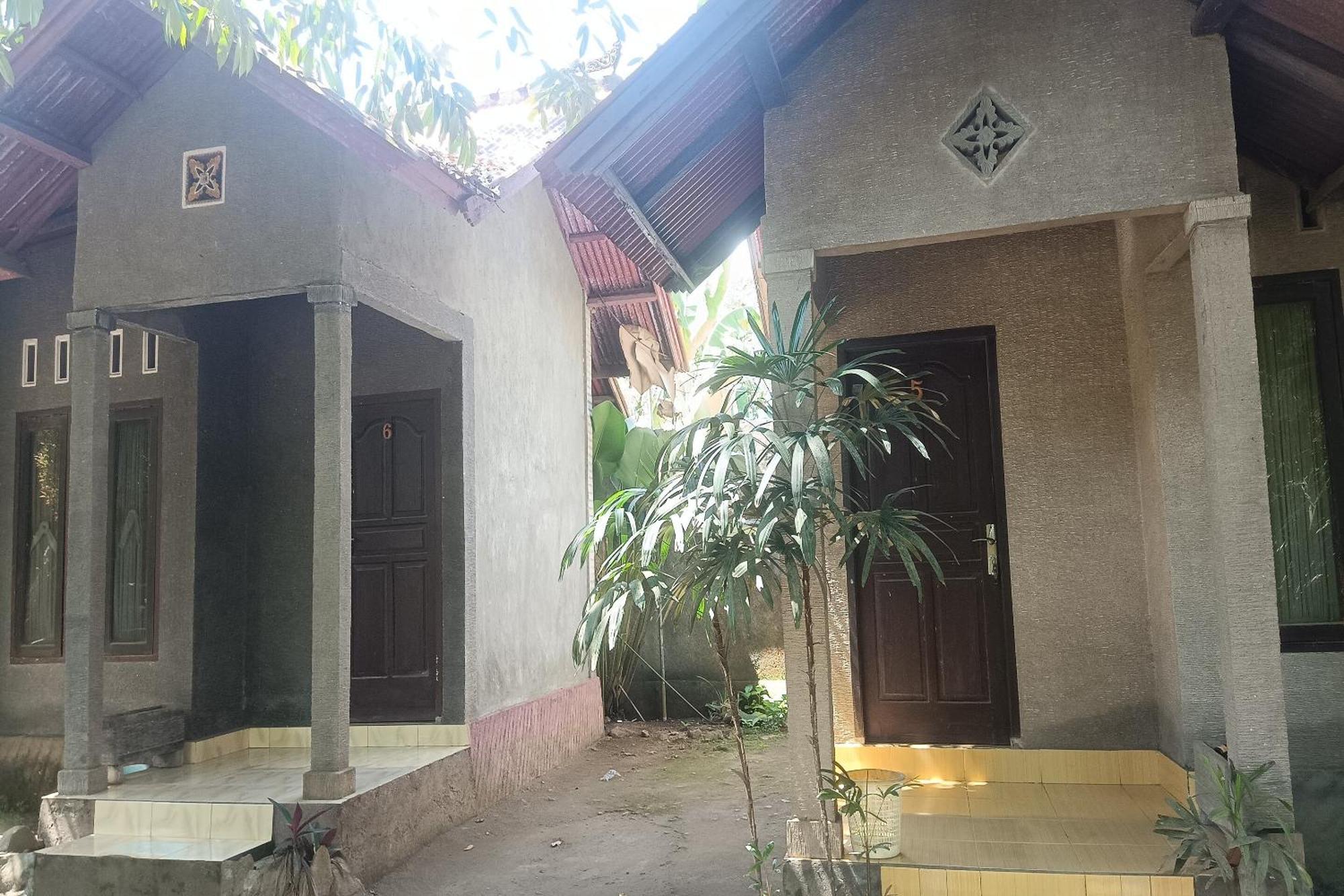 Oyo 93766 Bunga Homestay Near Taman Lembah Bonjeruk Exterior photo