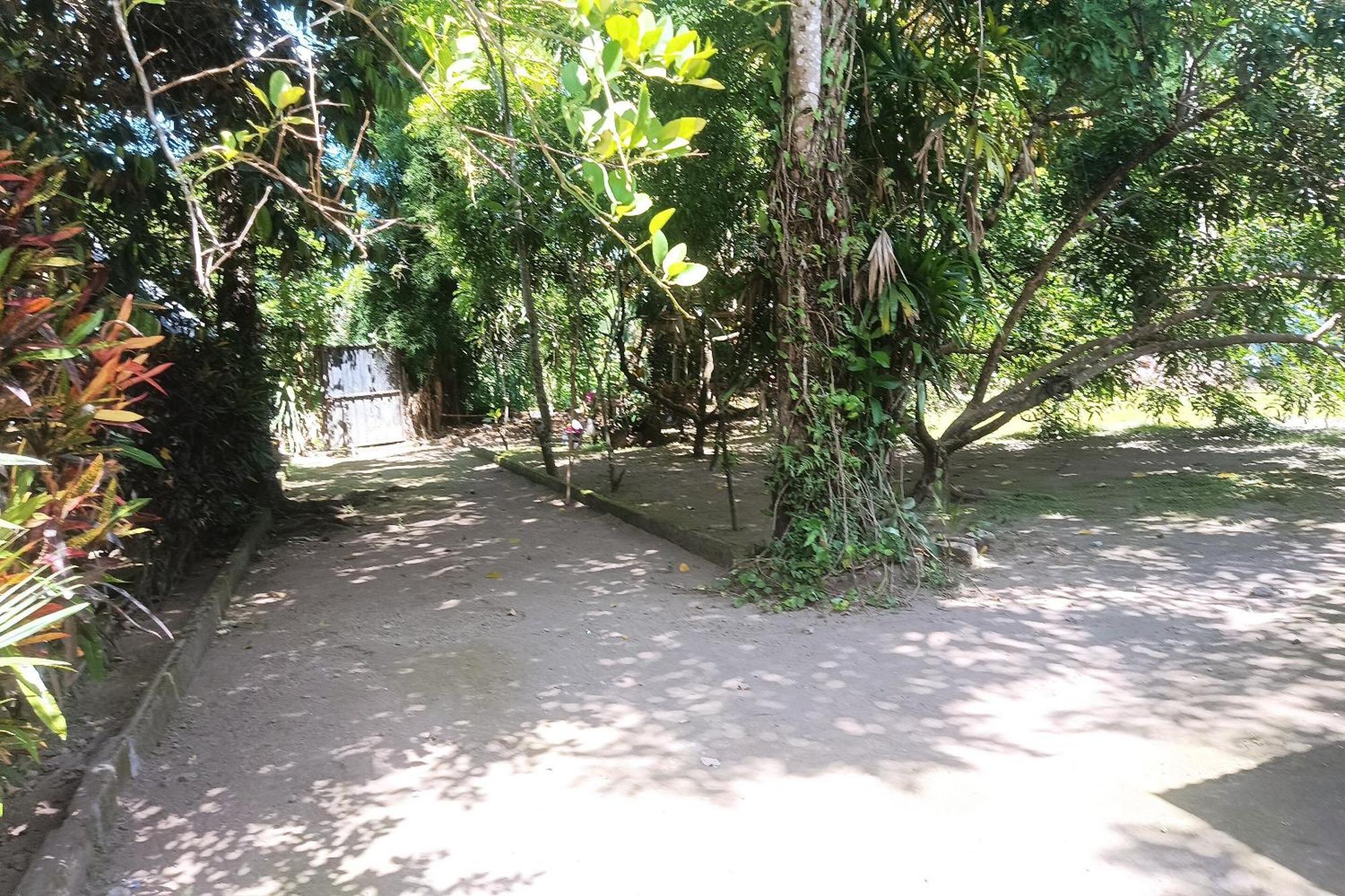Oyo 93766 Bunga Homestay Near Taman Lembah Bonjeruk Exterior photo